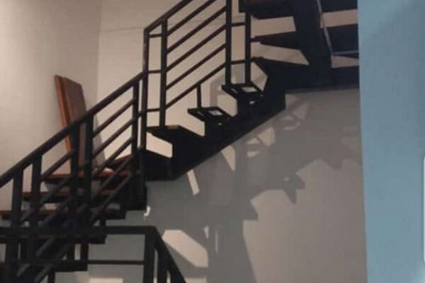 ralling tangga besi dan stainless - jasa pembuatan ralling tangg besi jakarta (3)